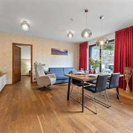 Adelka 104, Private Wellness - Whirlpool, Sauna, Parking Apartment