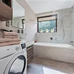 Adelka 104, Private Wellness - Whirlpool, Sauna, Parking דירה