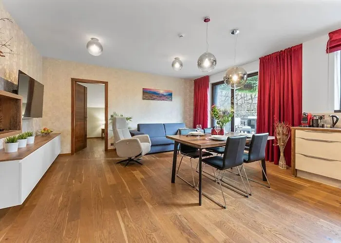 Adelka 104, Private Wellness - Whirlpool, Sauna, Parking شقة